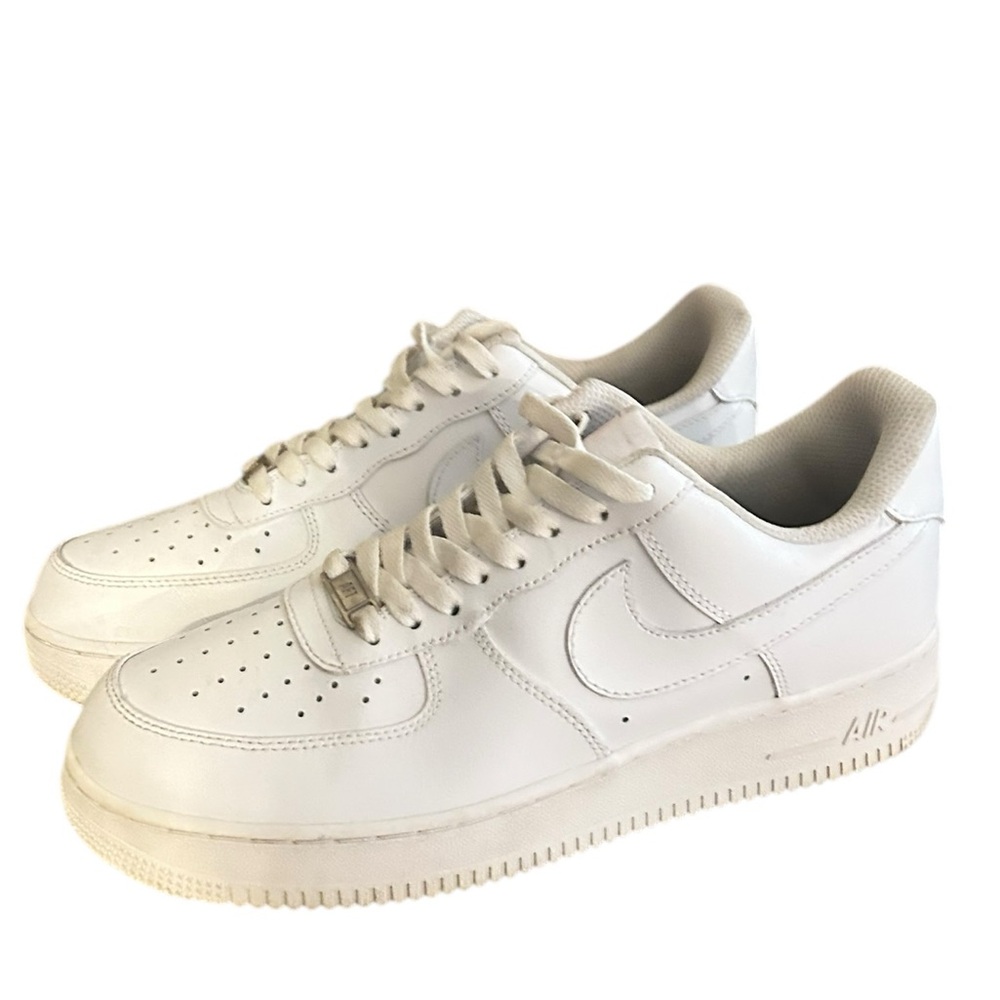 Nike Air Force 1's '07 Triple White Shoes Sz 10.5 Women/Sz 9 Men #315122-111 - Picture 3 of 9